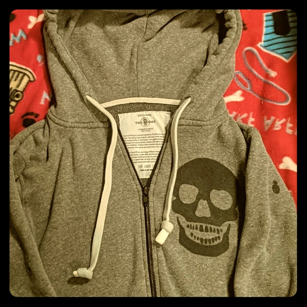 Sport of kings skull hoodie ⚡&🍍